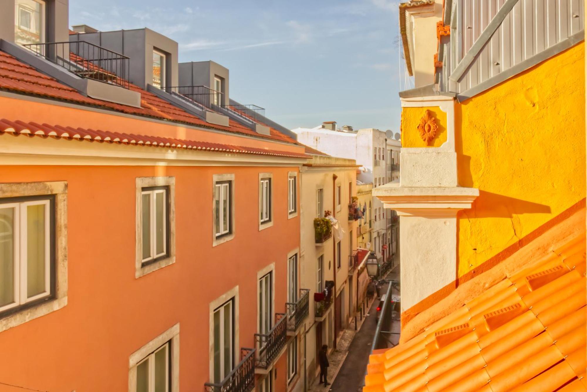 Purple Break Apartment Lisbon