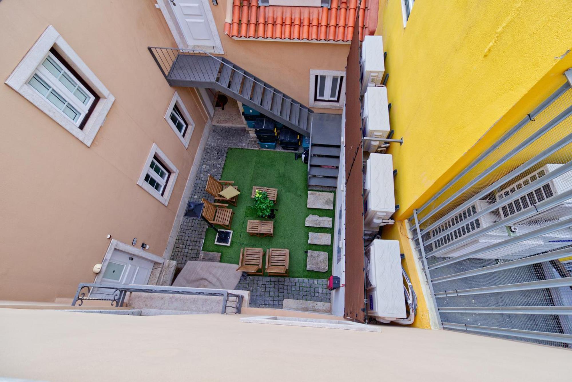 Purple Break * Lisbon